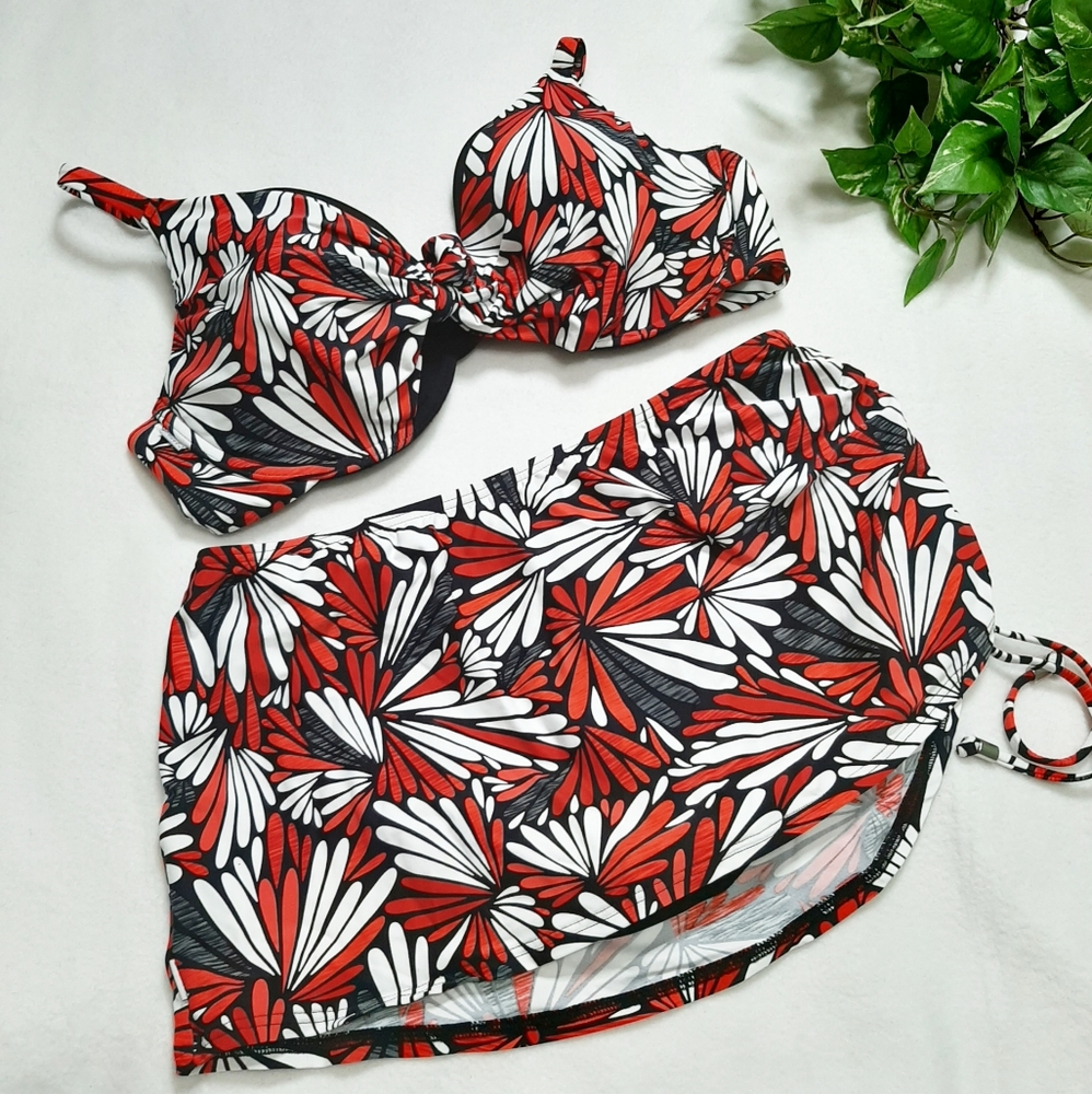 Captiva 2pc Red Black Floral Bikini Swim‎ Set Sz M